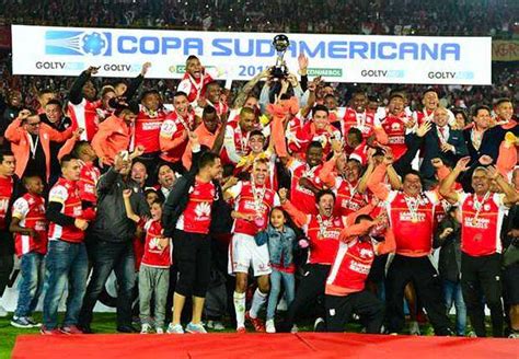 S­u­d­a­m­e­r­i­c­a­n­a­ ­K­u­p­a­s­ı­­n­d­a­ ­Ş­a­m­p­i­y­o­n­ ­S­a­n­t­a­ ­F­e­